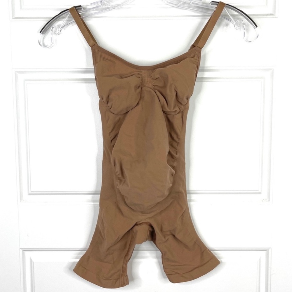 SKIMS Maternity NEW Mid Thigh Sculpting Bodysuit Sienna Size XXS/XS NEW
